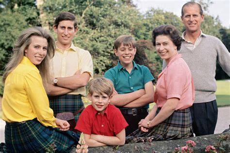 how old are queen elizabeth's children